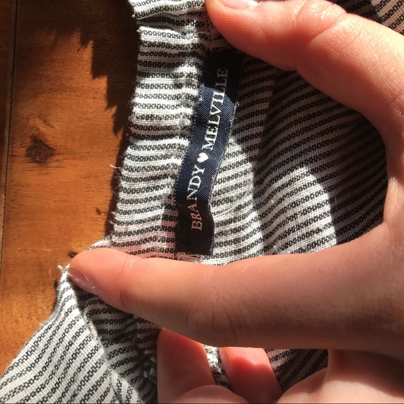 BRANDY MELVILLE OFF THE SHOULDER SHIRT - Picture 4 of 4